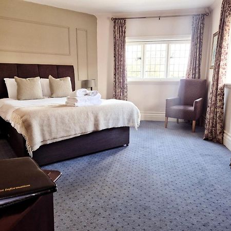 The Devil'S Punchbowl Hotel Hindhead Bagian luar foto