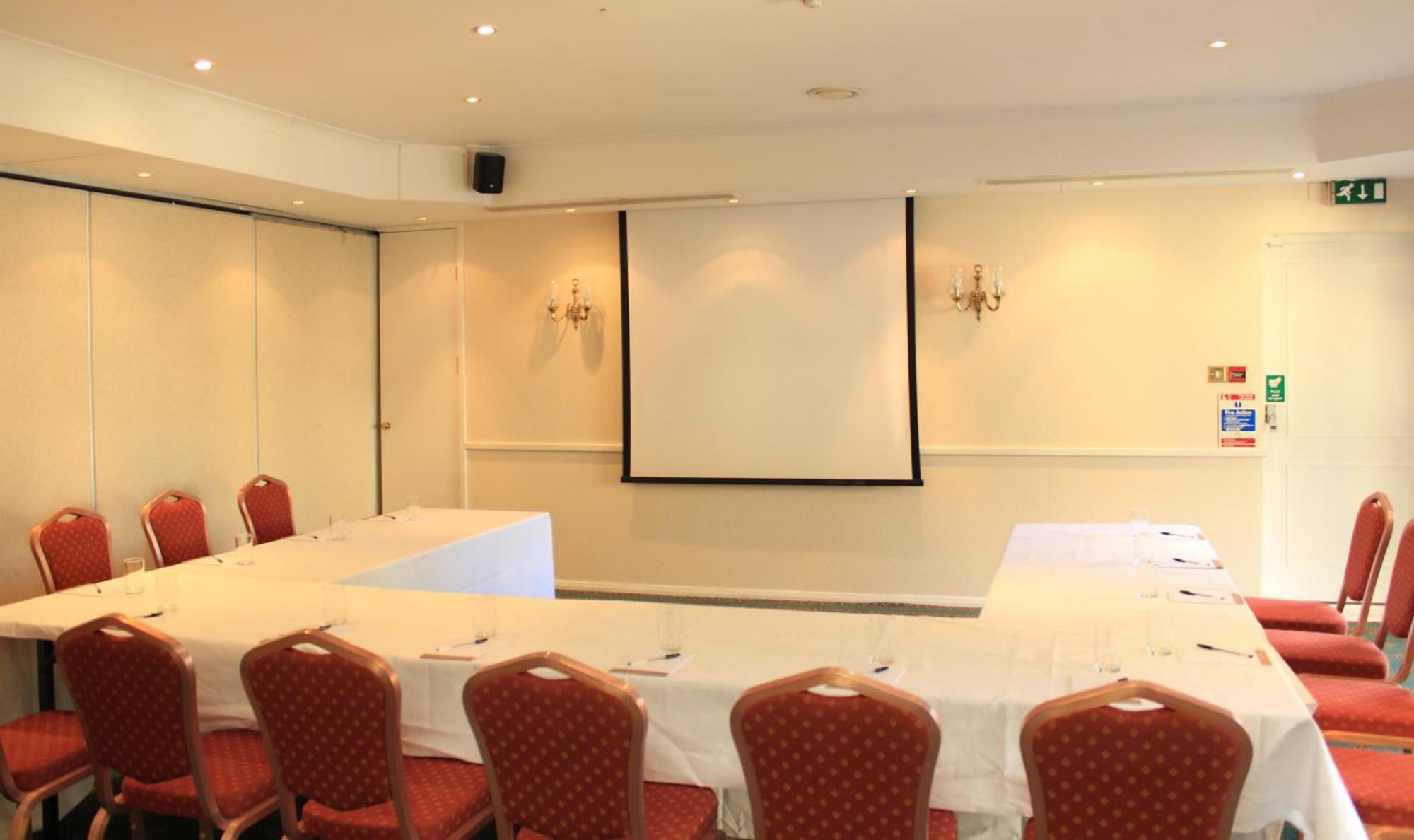 The Devil'S Punchbowl Hotel Hindhead Bagian luar foto