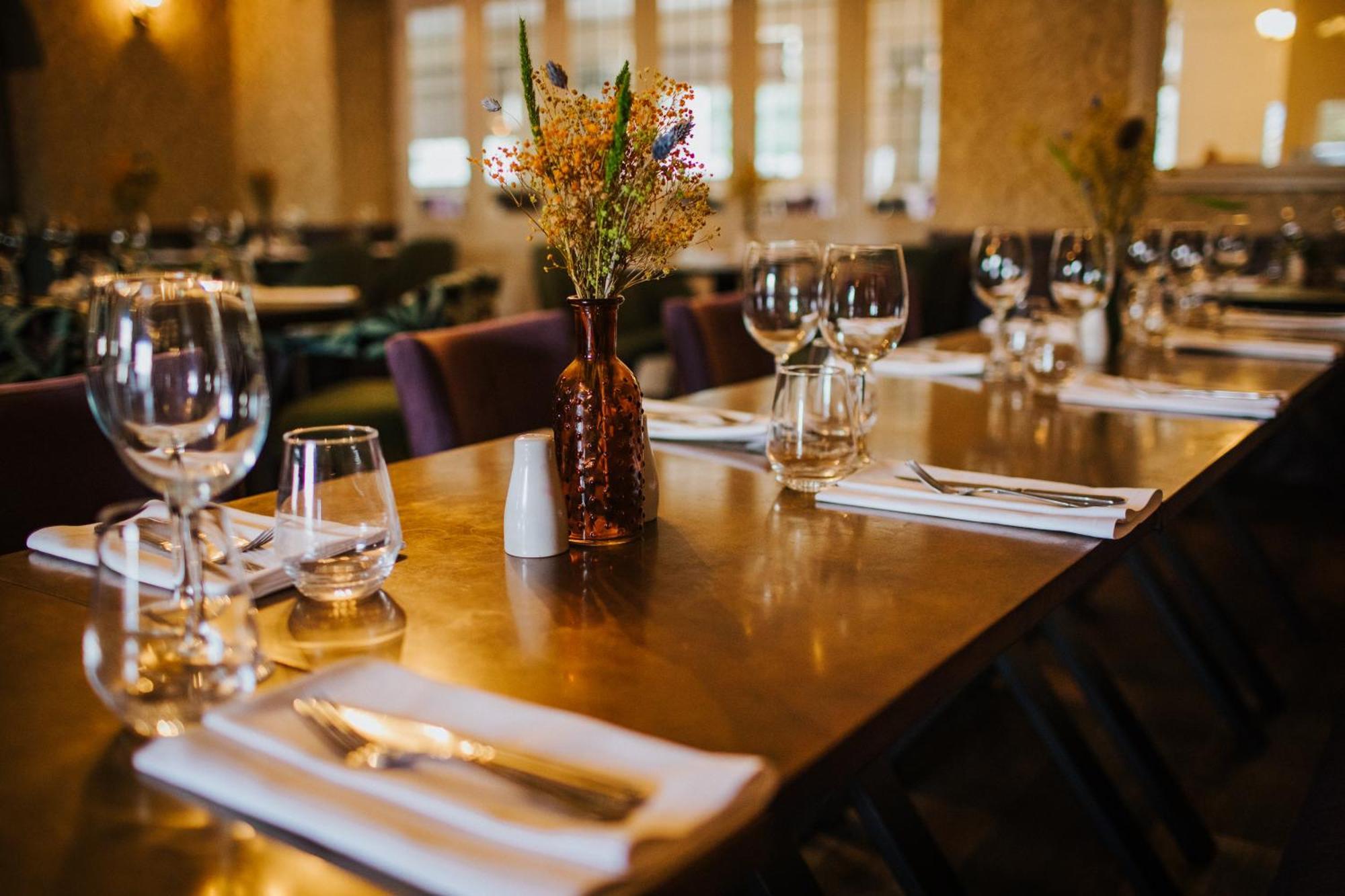 The Devil'S Punchbowl Hotel Hindhead Bagian luar foto