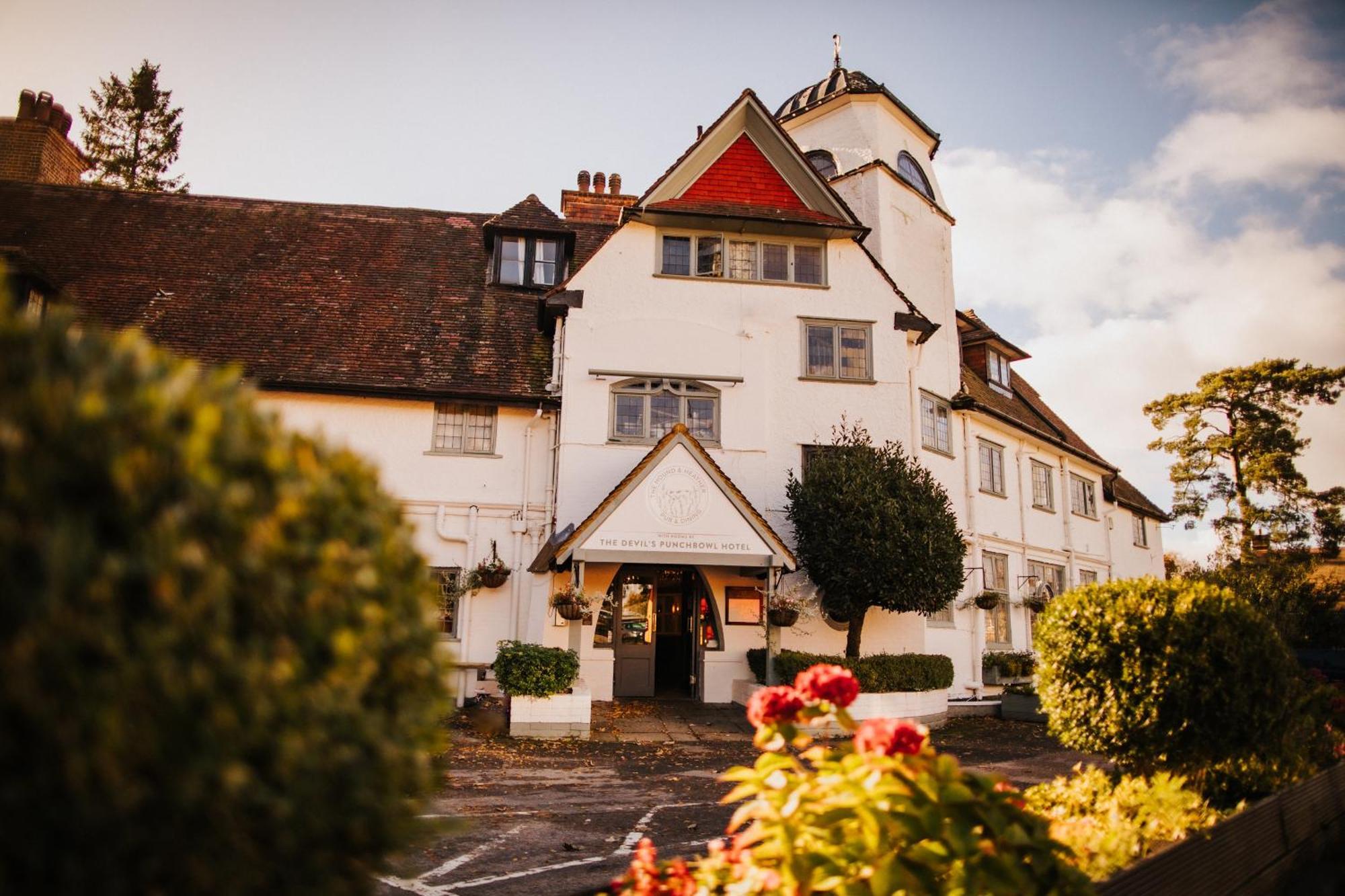 The Devil'S Punchbowl Hotel Hindhead Bagian luar foto