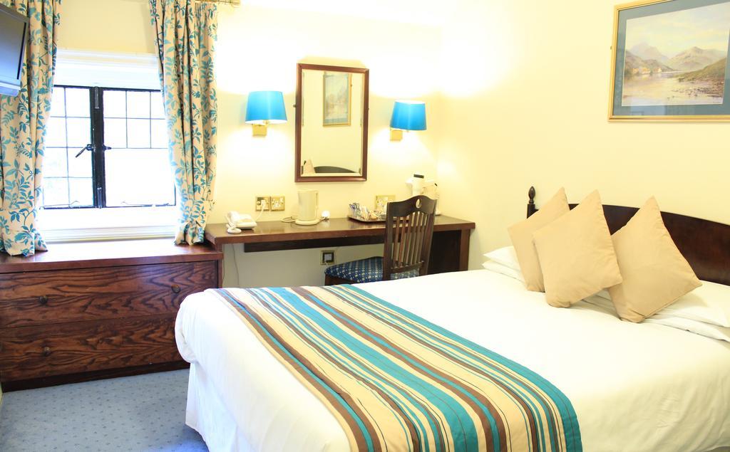 The Devil'S Punchbowl Hotel Hindhead Bagian luar foto