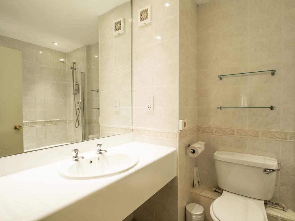 The Devil'S Punchbowl Hotel Hindhead Bagian luar foto