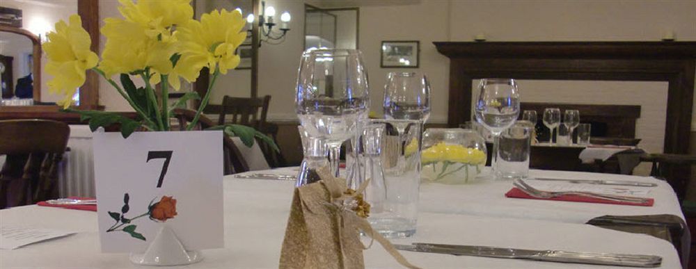 The Devil'S Punchbowl Hotel Hindhead Bagian luar foto